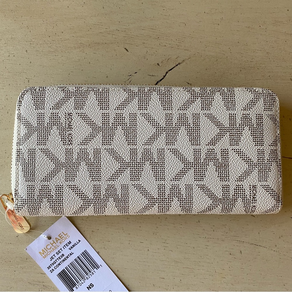 Michael Kors Wallet Jet Set Wallet - Picture 3 of 9